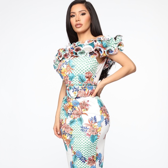 NWT FASHION NOVA DRESS - Picture 2 of 4